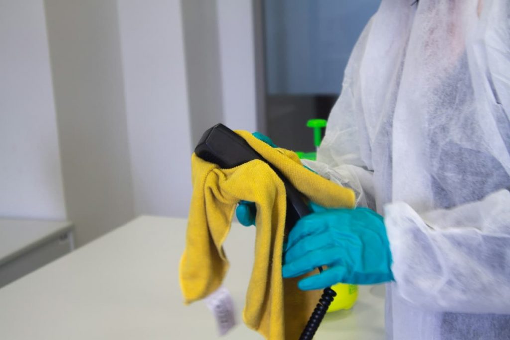 Cleaner with gloves cleaning