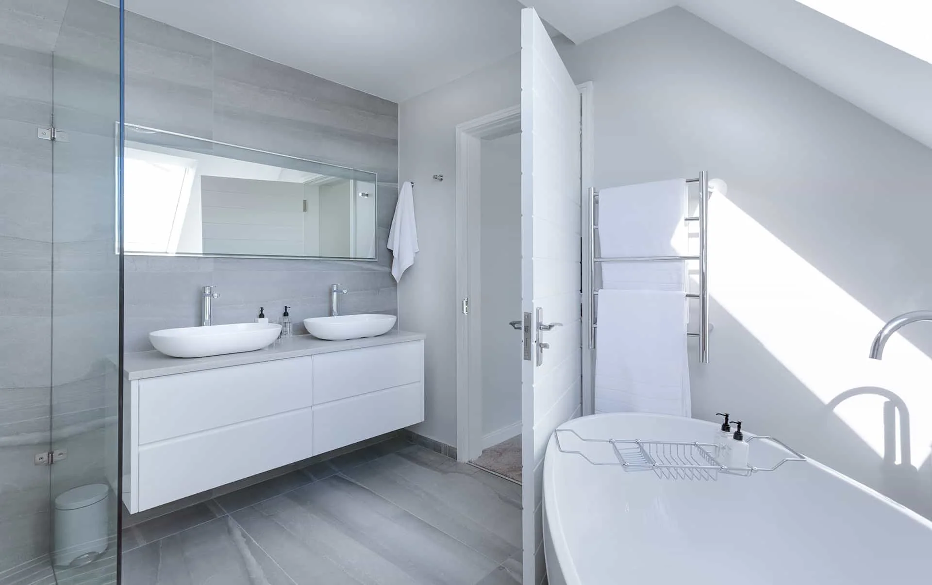 Residential cleaning for a clean bathroom
